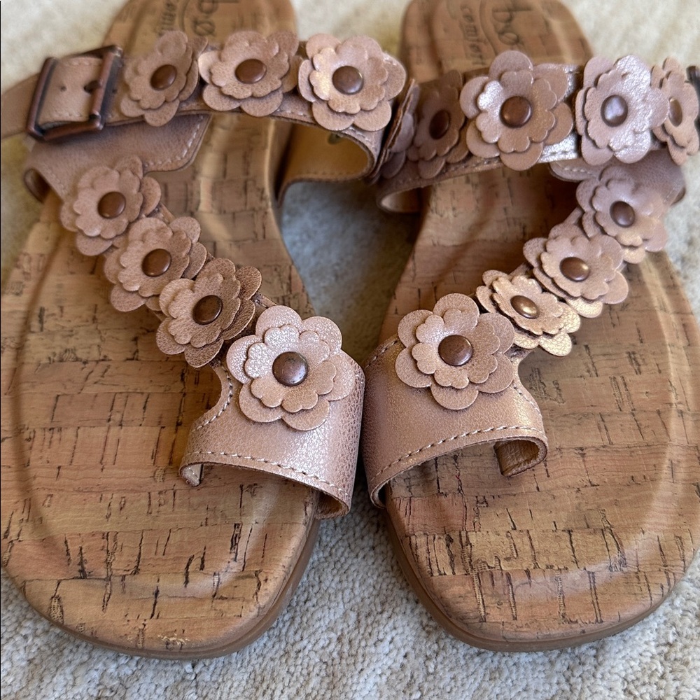 Like New B.O.C. Lyra Slide Sandals Rose Gold Metallic Cork Wedge Heel Size 7 - Picture 11 of 17